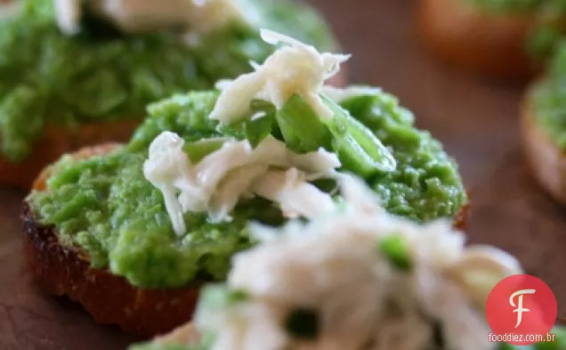 Sweet Pea & Crab Crostini