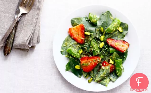 Salada De Ervilha Fava Green + Snap Com Molho Cremoso De Abacate