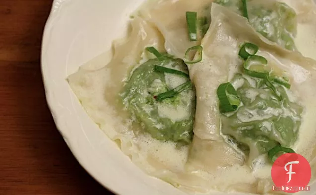 Ravioli De Ervilha Doce Com Molho De Creme De Cebolinha