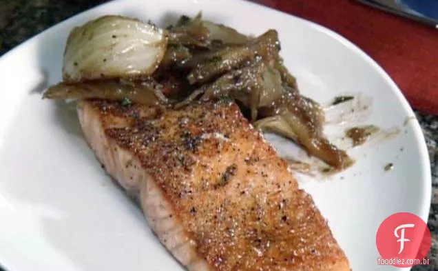 Salmão envidraçado com Erva-Doce refogada
