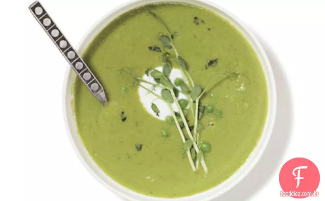 Sopa De Ervilha Verde Com Estragão E Brotos De Ervilha