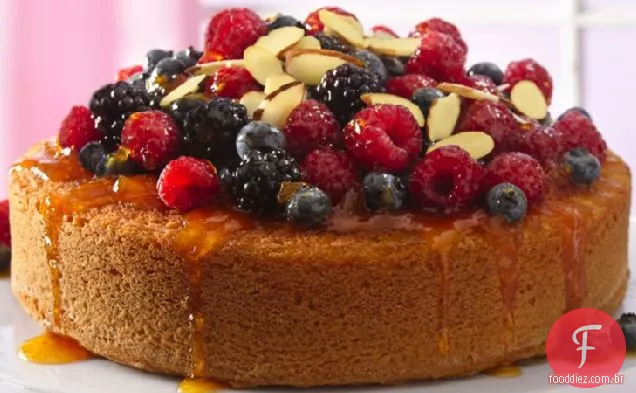 Bolo De Amêndoa Com Cobertura De Frutas