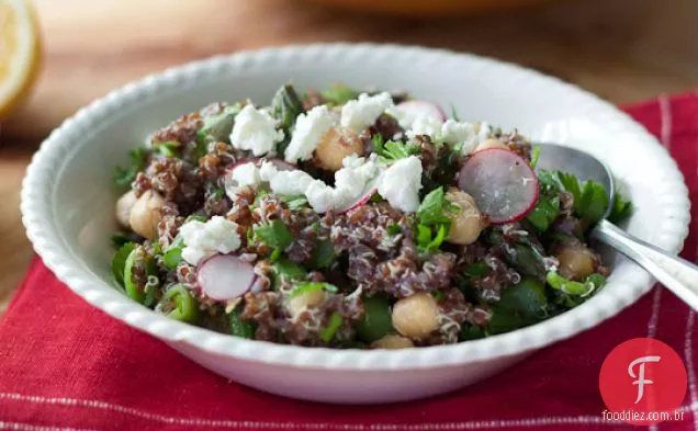 Quinoa Com Grão De Bico, Aspargos E Ervilhas Frescas