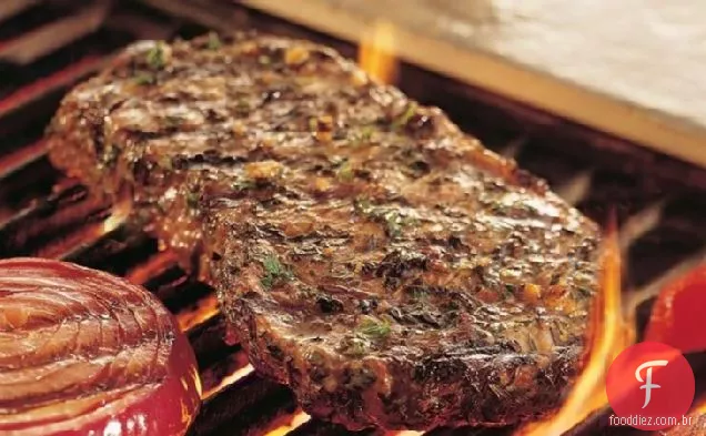 Bifes De Lombo Grelhados Com Crosta De Ervas