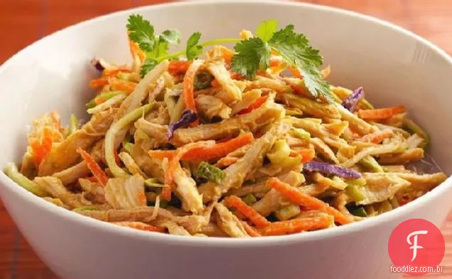 Salada De Frango Tailandesa Desfiada