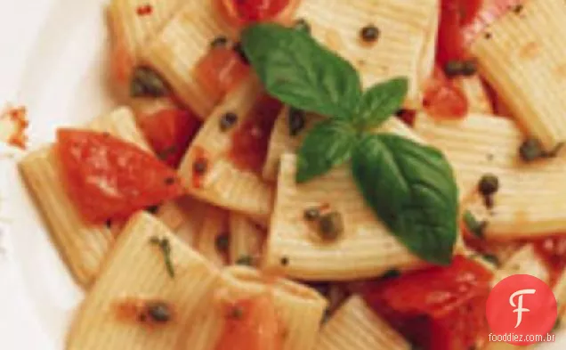 Rigatoni e tomates