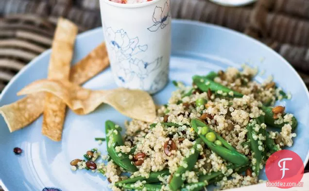 Salada de Quinoa com ervilhas de açúcar