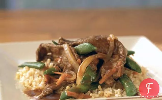 Carne com ervilhas de açúcar
