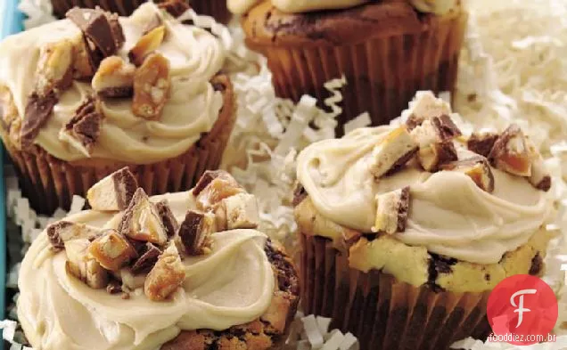 Snickers ™ Chocolate Cupcakes