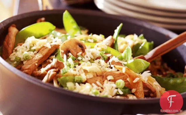 Arroz frito com Ervilha e porco