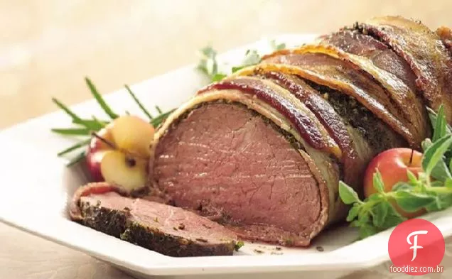Lombo de carne com crosta de Bacon e ervas