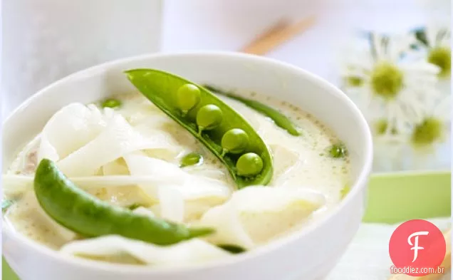 Sopa De Macarrão De Arroz, Com Carne De Porco, Ervilhas E Tofu