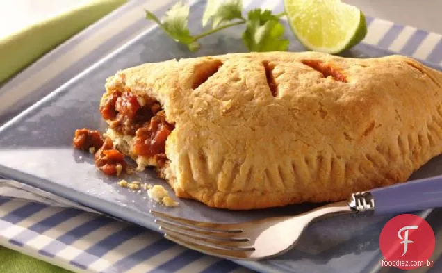 Foldovers de carne e salsicha picante