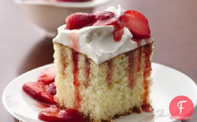 Bolo de morangos e creme