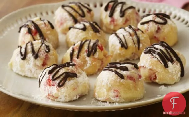 Bolas De Neve De Chocolate E Cereja