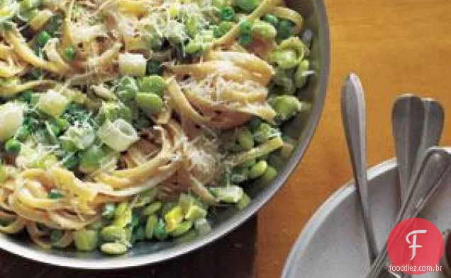 Receita De Fettuccine Com Feijão, Ervilha E Alho-Poró
