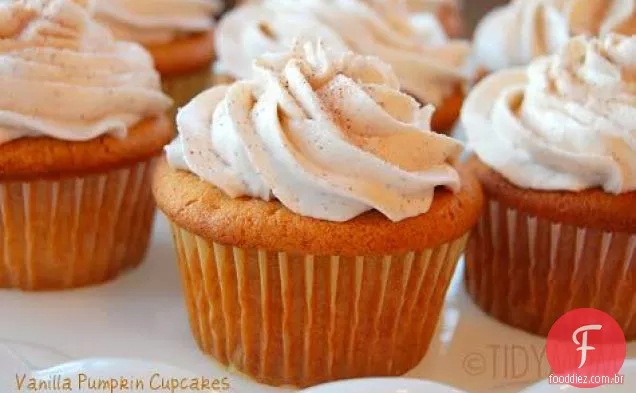 Cupcakes de abóbora de baunilha com creme de manteiga de canela
