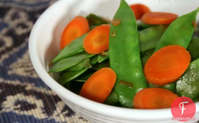 Gingered Snow Peas & Cenouras