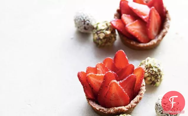 Tortas de morango com crosta de gengibre