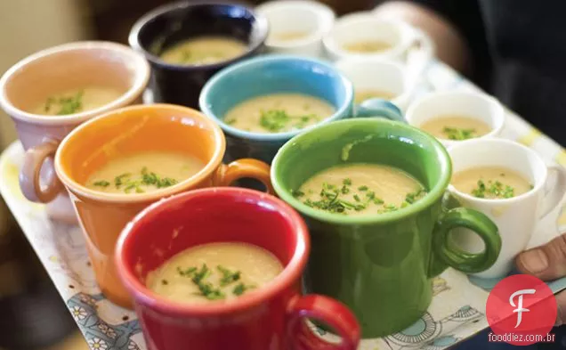 Sopa de feijão branco com óleo de Cebolinha