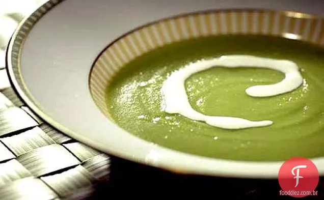 Sopa De Ervilha Com Açúcar Com Creme De Parmesão