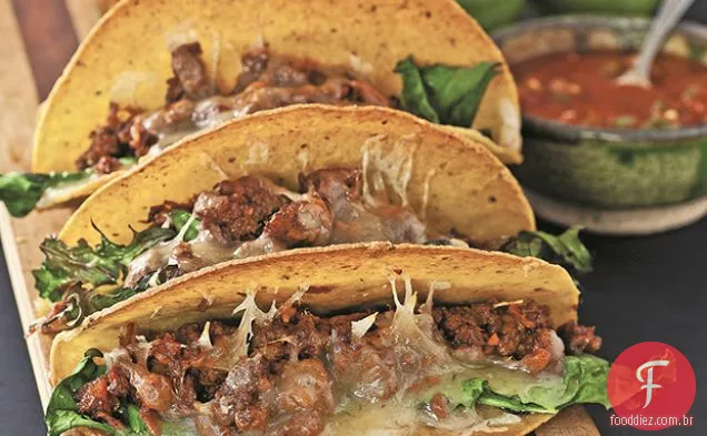 Tacos de carne e couve