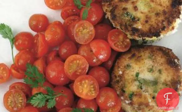 Tomate Do Bebê e salada fresca do Queijo da cabra
