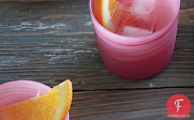 Rosé Sangria com abacaxi e goiaba