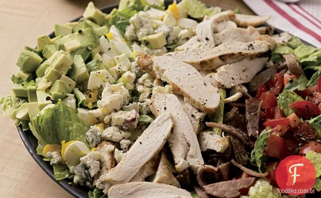 Salada Cobb com vinagrete de chalota balsâmica