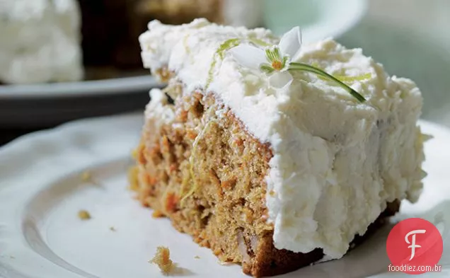 Bolo de cenoura com cobertura de limão e Mascarpone