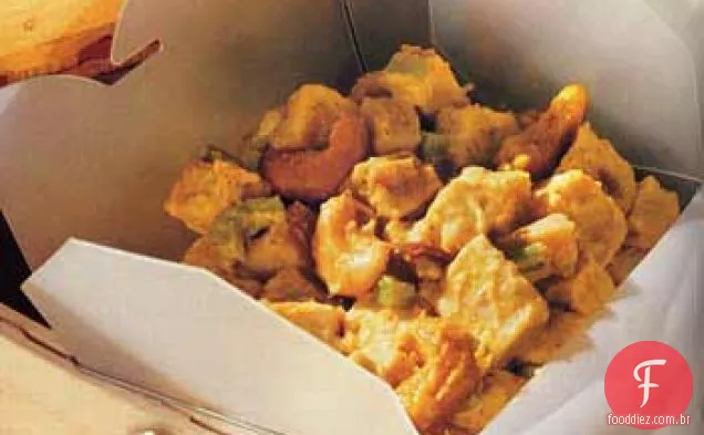 Salada de peru com castanha de caju