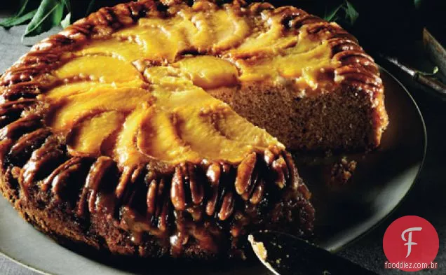 Pêssego e Pecan bolo de cabeça para baixo