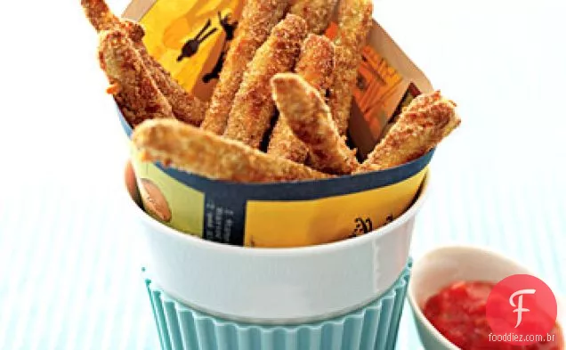 Batatas fritas de abobrinha assadas com molho de tomate Coulis