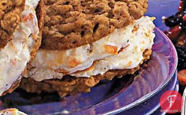Sanduíches de biscoito de aveia com sorvete de nectarina