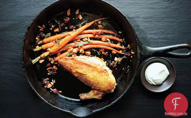 Frango Assado com cenoura e amêndoas