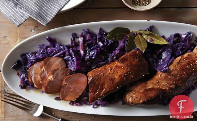 Lombo de porco marinado com repolho roxo