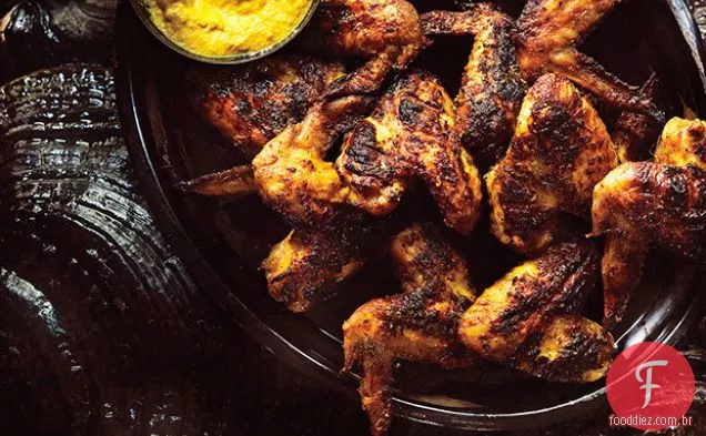 Açafrão grelhado e asas de frango com capim-limão