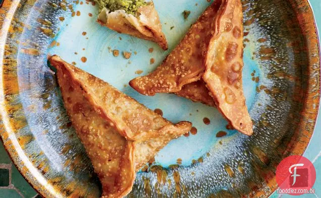Ervilha Verde Samosas (Hare Mutter Ki Samosa)