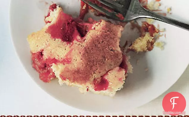 Bolo De Pudim De Morango Ruibarbo