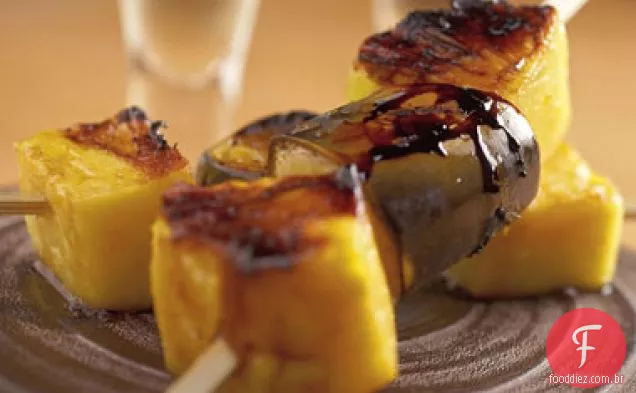 Abacaxi grelhado e Bananas com esmalte de limonada