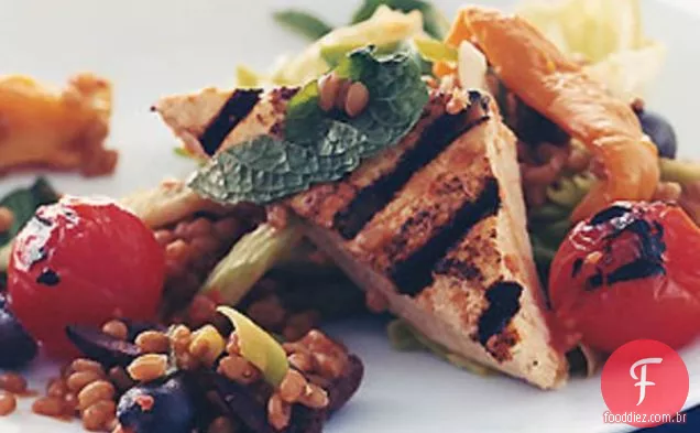 Salada de trigo-baga com Tofu grelhado