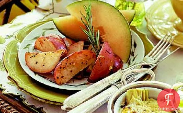 Batatas assadas com alecrim e sal marinho