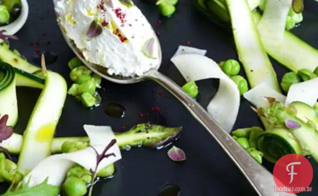 Salada Fresca De Verão De Coalhada De Búfalo