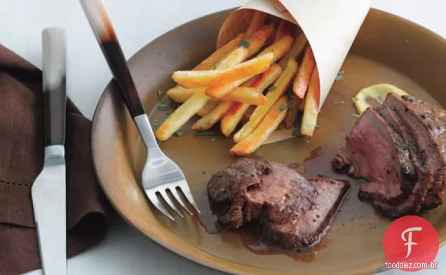 Frites de bife de três pontas com molho de Vinho Tinto
