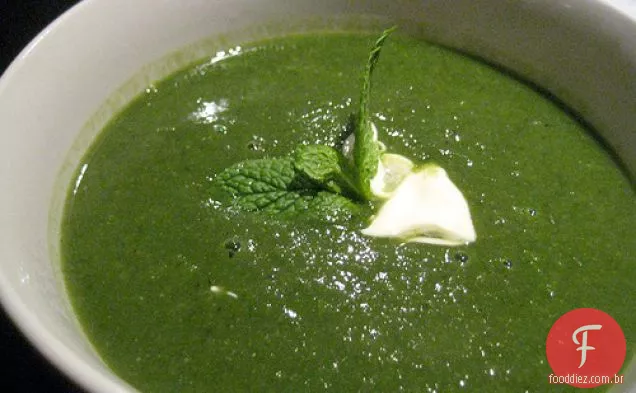 Sopa De Ervilha E Espinafre Com Estragão E Tomilho