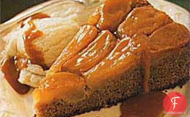 Bolo De Especiarias de inverno com cobertura de maçã caramelizada