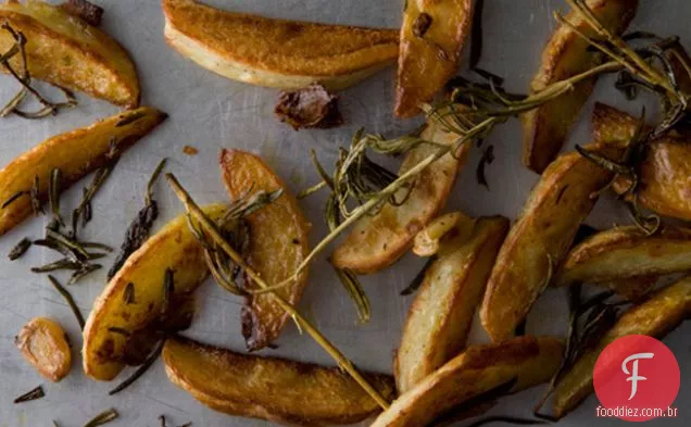 Alecrim e alho batatas assadas
