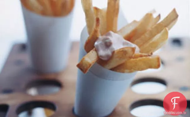 Batatas fritas belgas com molho Andalouse
