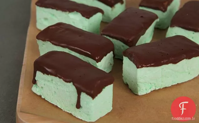 Chocolate-mergulhado Crème de Menthe Marshmallows