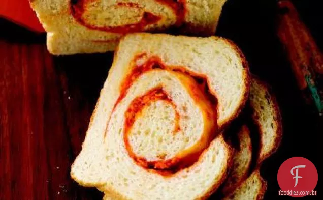 Pão De Redemoinho Cheddar-Sriracha